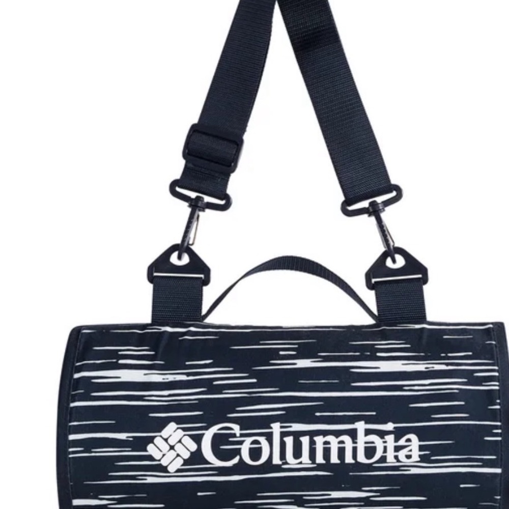 Columbia Black and White Men's picnic blanket